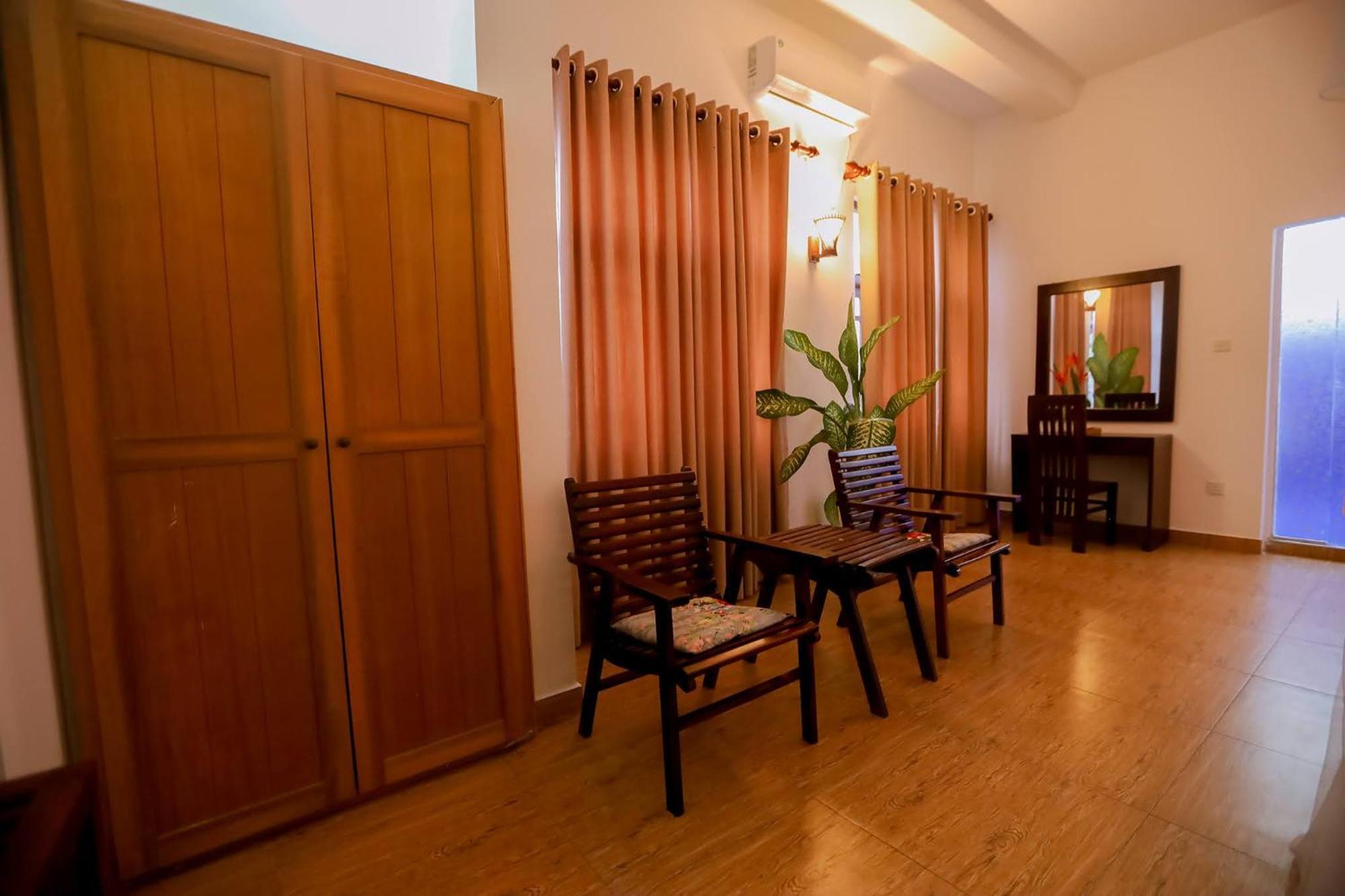 Nibbana Mirissa Hotel Exterior photo