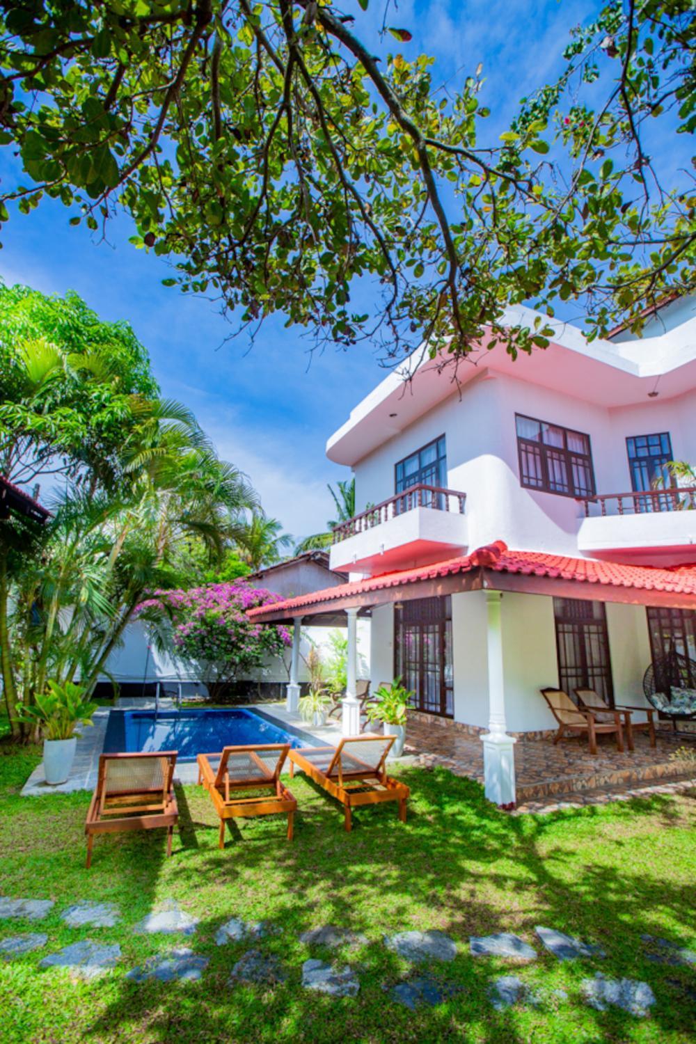 Nibbana Mirissa Hotel Exterior photo