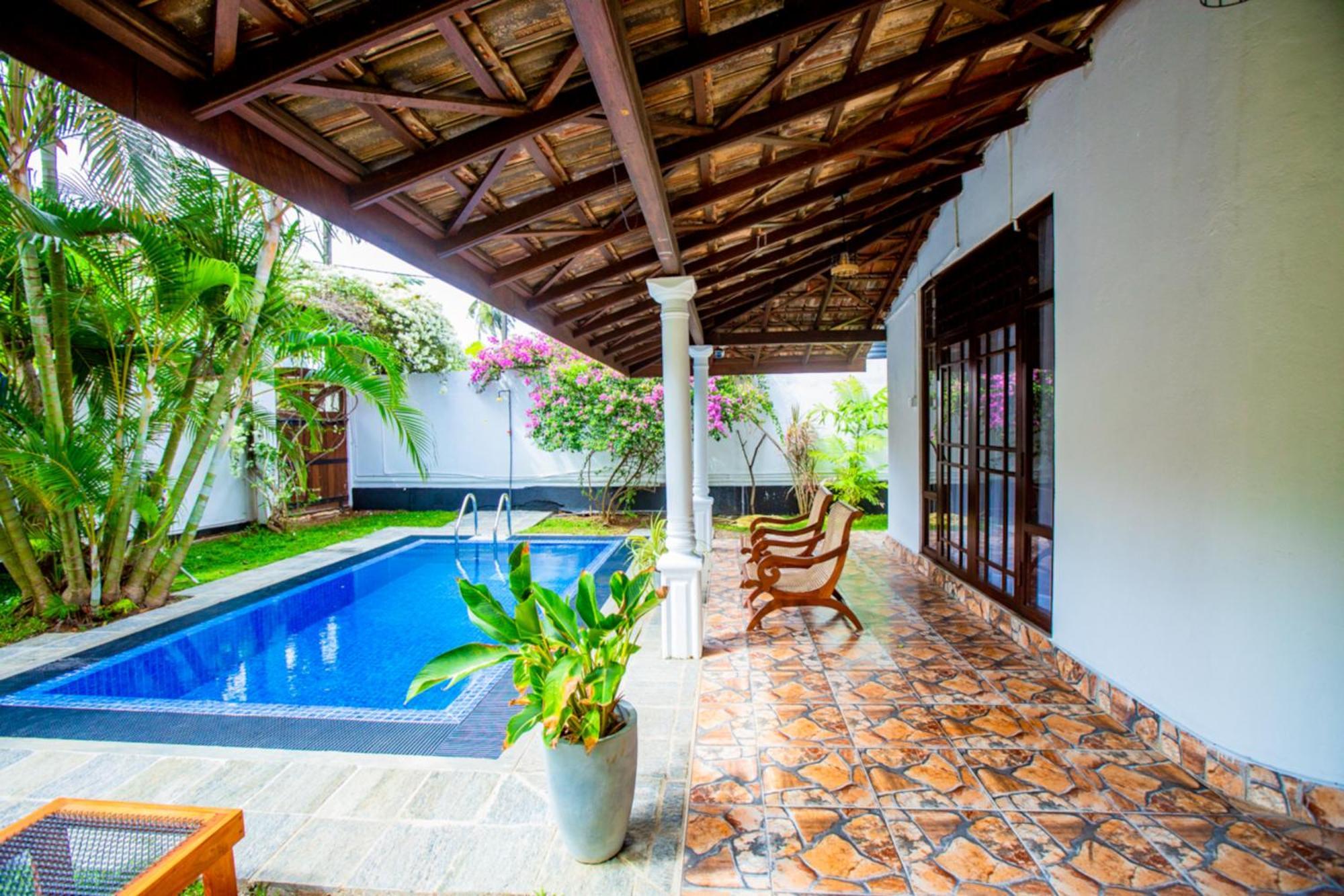 Nibbana Mirissa Hotel Exterior photo