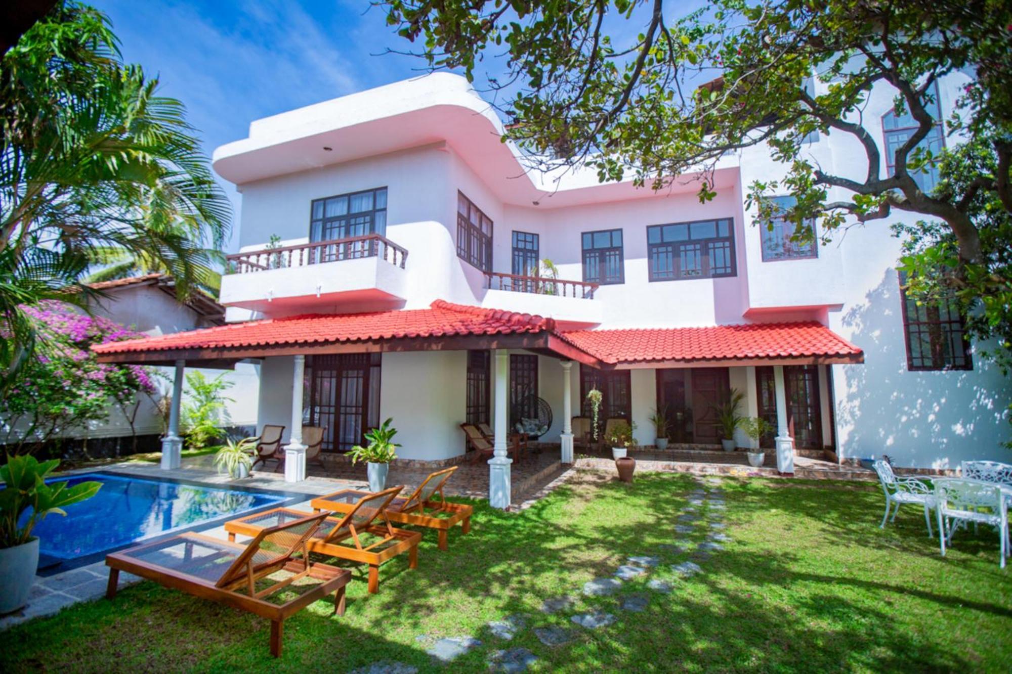 Nibbana Mirissa Hotel Exterior photo