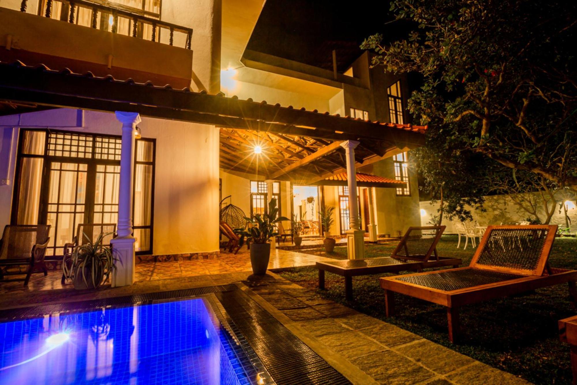 Nibbana Mirissa Hotel Exterior photo